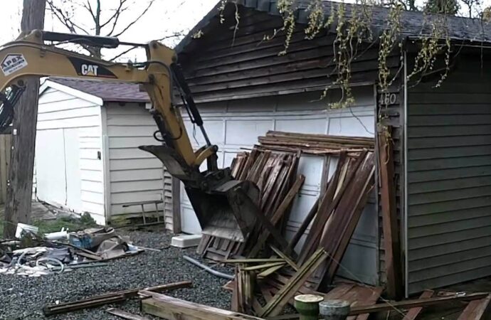 Garage Demolition, Wellington Demolition Solution Pros